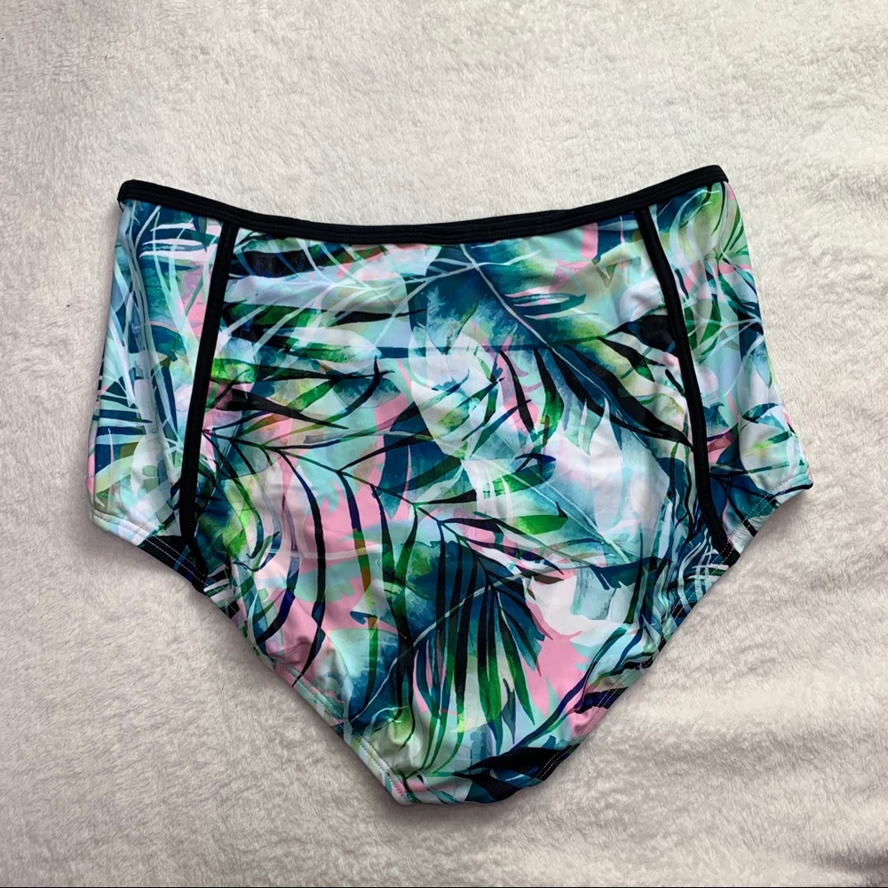 Swimsuits for all - Picture 4 of 6